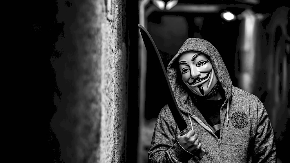 Guy Foxx anonymous in capuchon