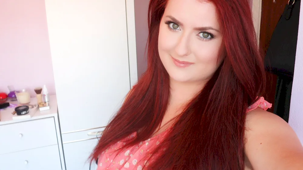 Garnier 5. 62 Royal Pomegranate