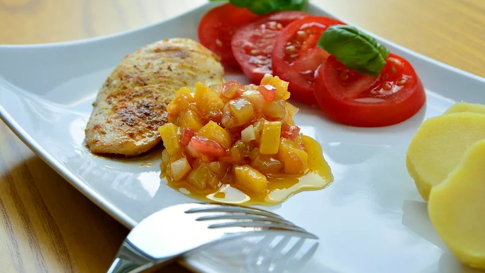 Garnish for potato slices with beans and vegetables