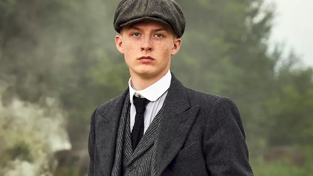 Sharp visors Thomas Shelby