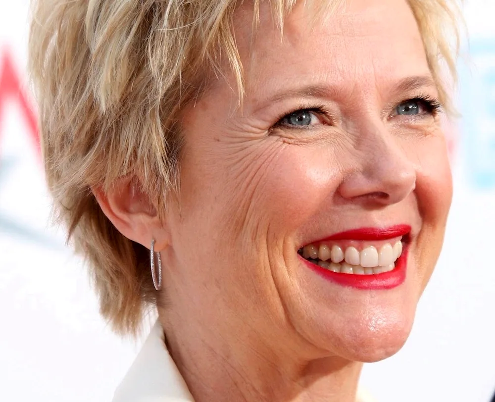 Garson pixie cut for women 50
