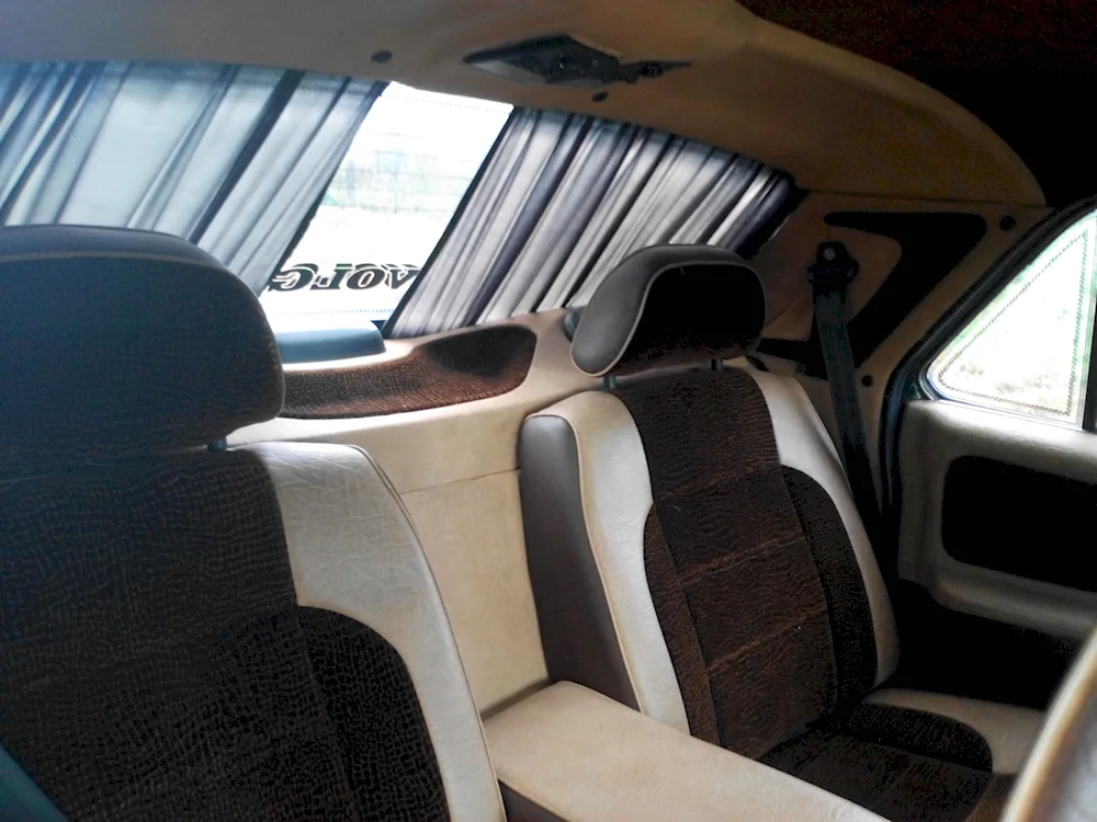 GAZ 31105 Volga saloon President Lux