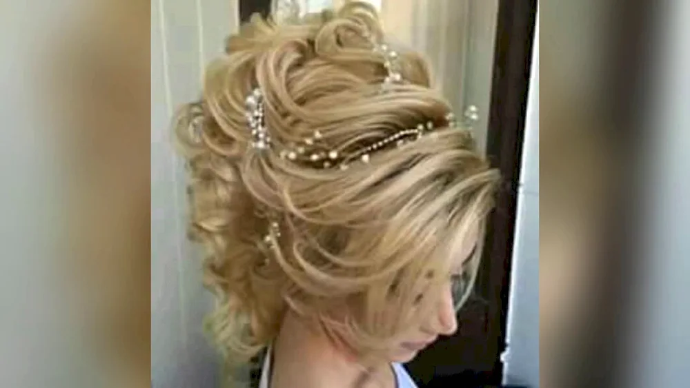 Georgie Cat Cat Cat Shell HairstyleGeorgie Cat
