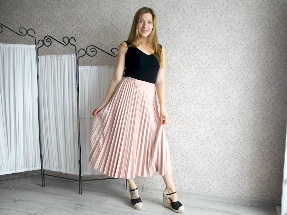 Skirt pleated 2020 trend