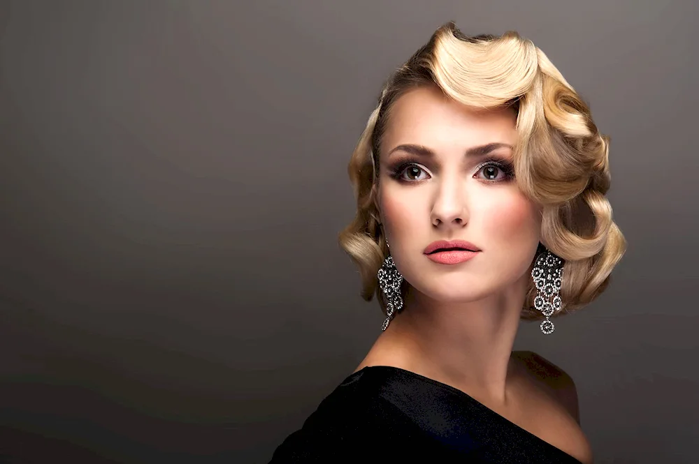 Fashionable styles for medium hair