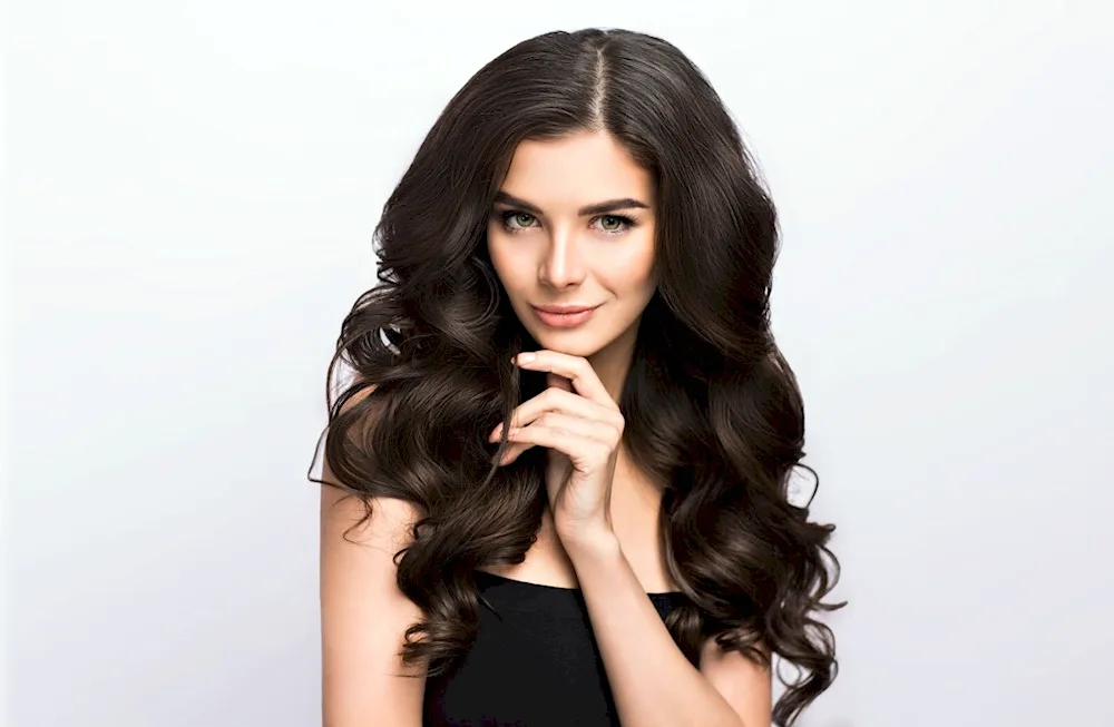 Hollywood curls photo