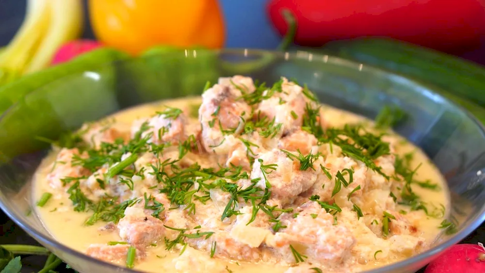 Humpback salmon in cream sauce with cheese