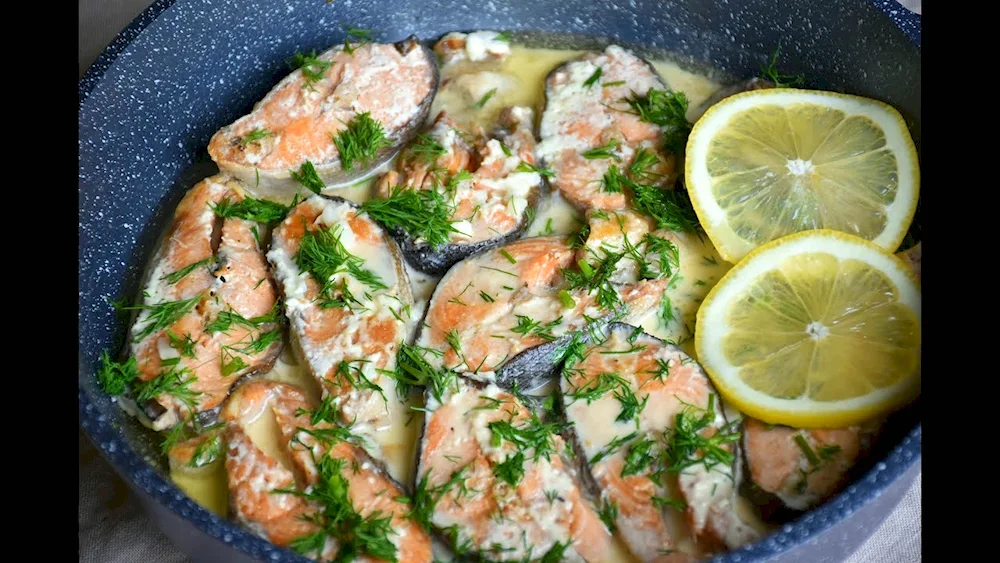 Humpback salmon in cream sauce