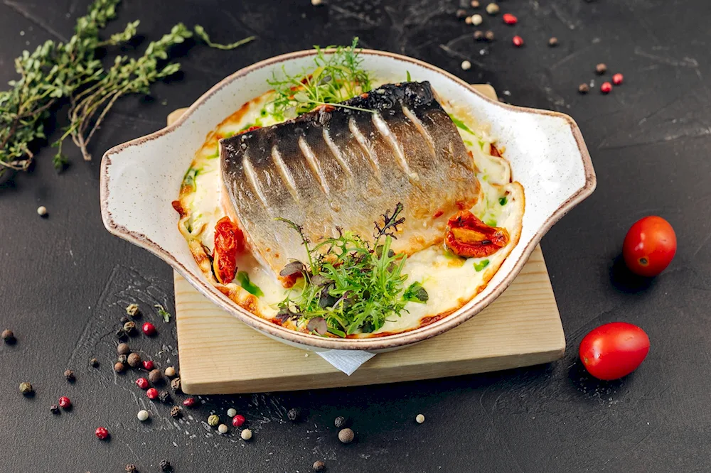 Humpback salmon in cream sauce