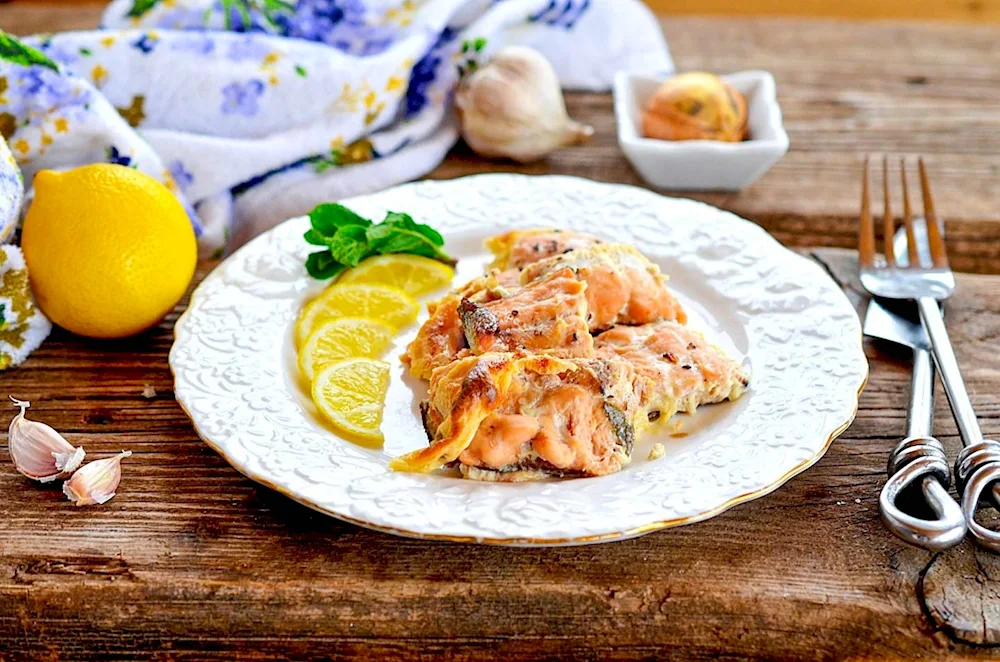 Humpback salmon in cream sauce