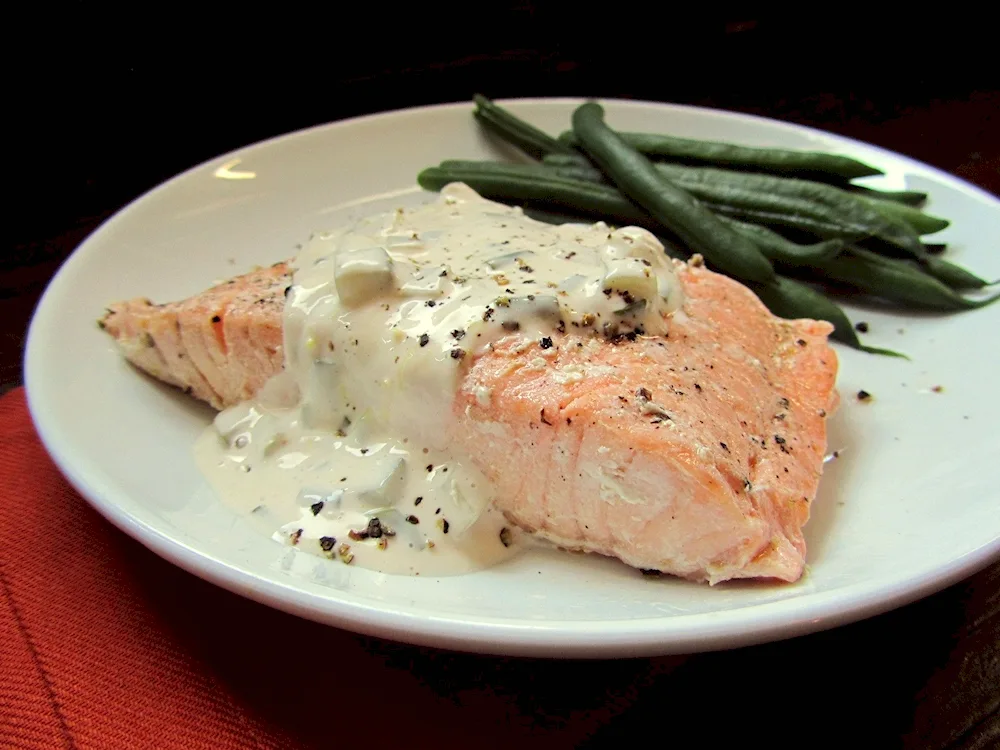 Humpback salmon in cream sauce