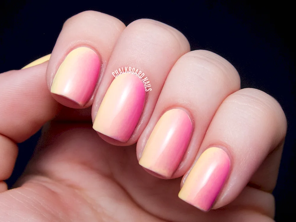 Gradient stiletto manicure