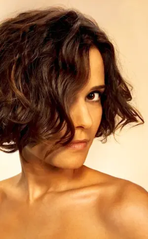 Graduated bob for curly hair