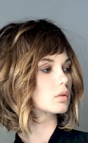 Graduated bob on wavy hair