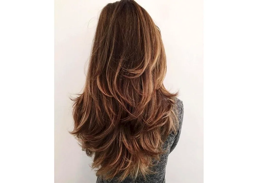 Graduated Cascade for medium hair