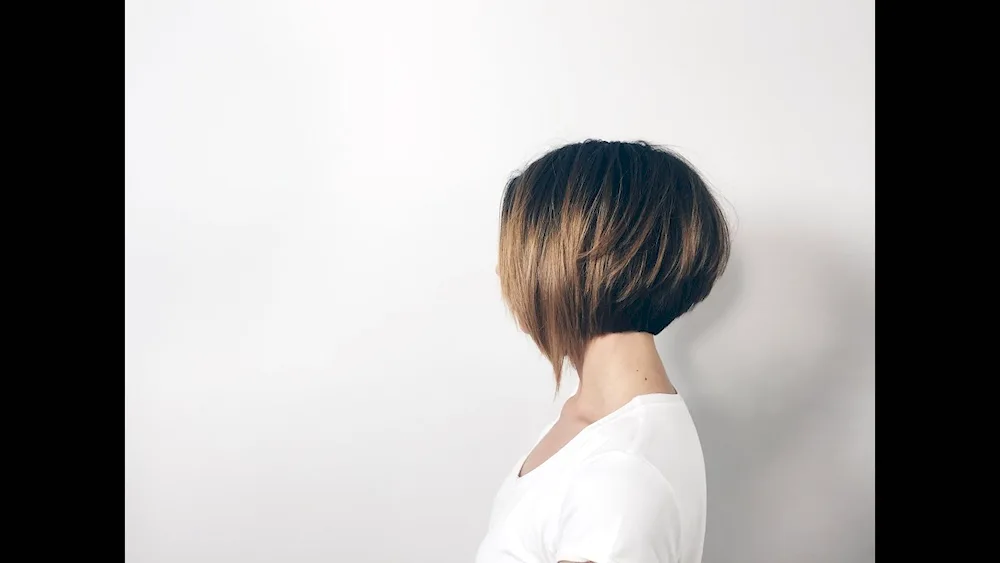 Graduated long bob