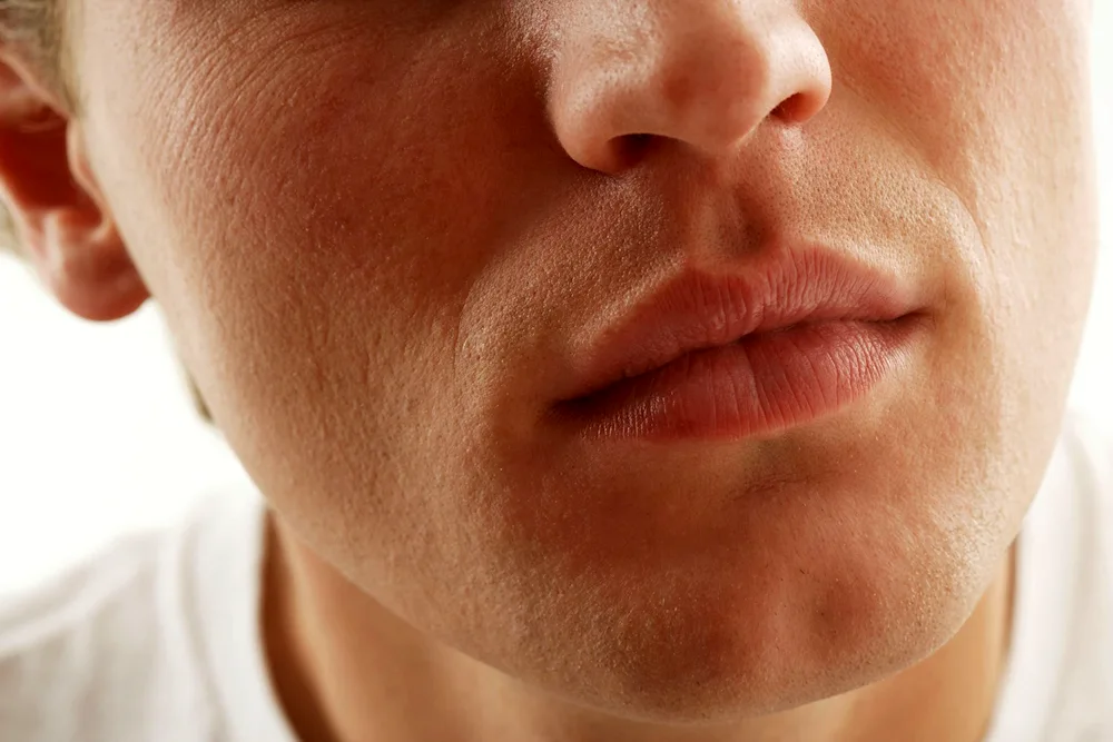 Men's lips