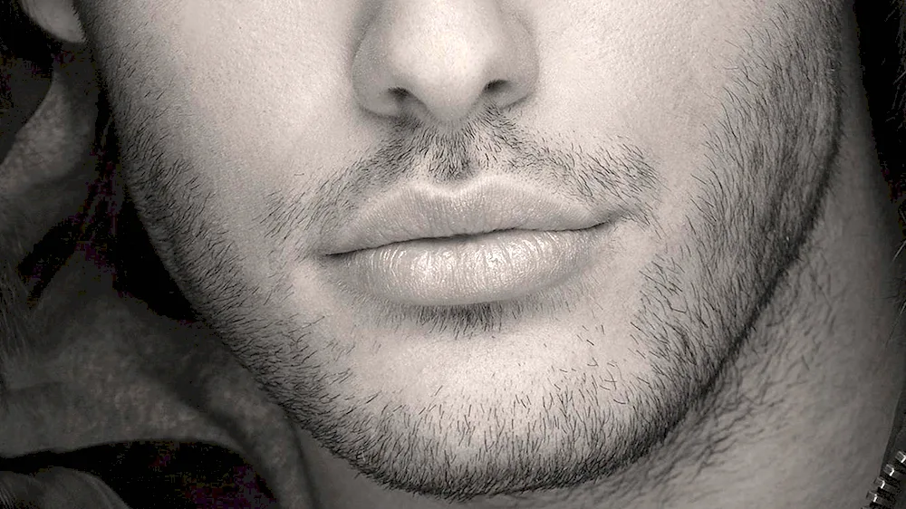 Men's lips