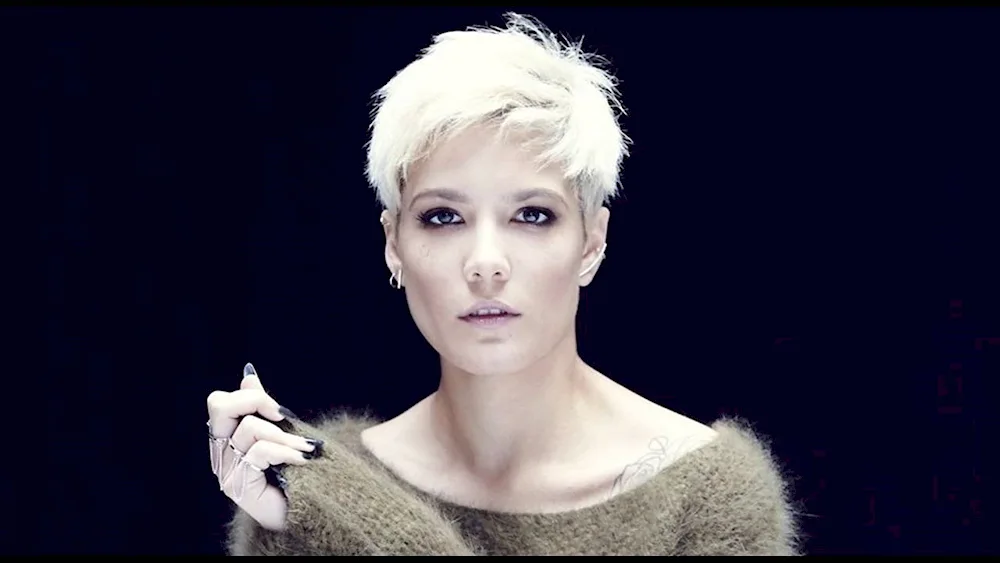 Halsey haircut