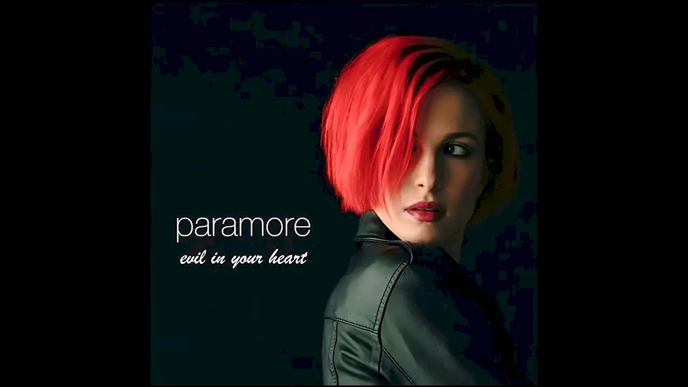 Hayley Williams short haircut
