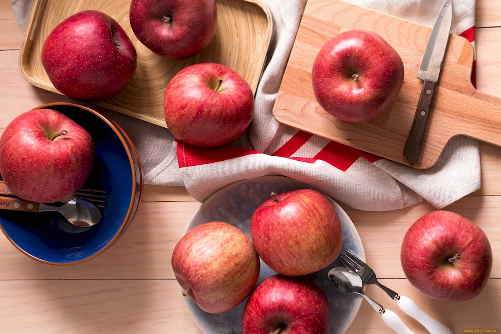 Apple on the table