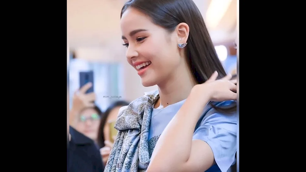 Yaya urassaya