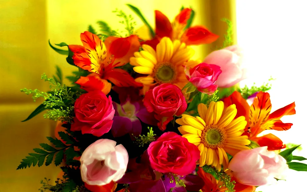 Bouquet of gerberas and daisies