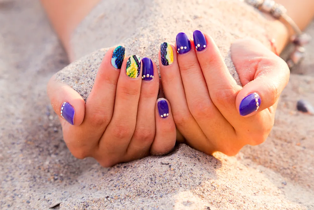 Bright manicure