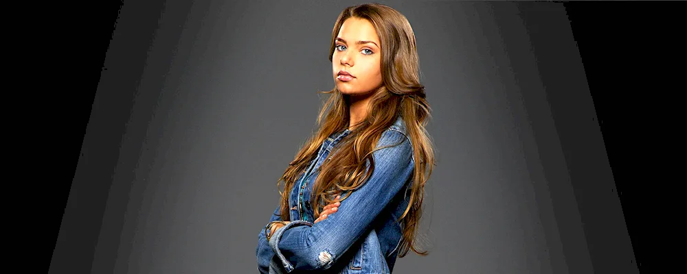 Denise Richards blue Laguna