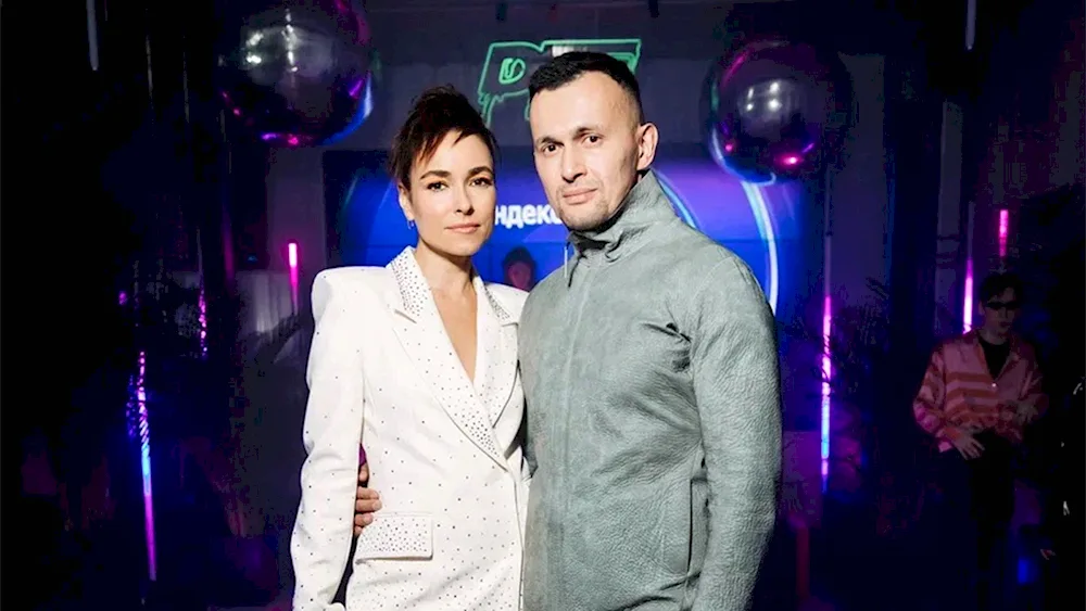 Irena ponaroshku and Ruslan Godizov