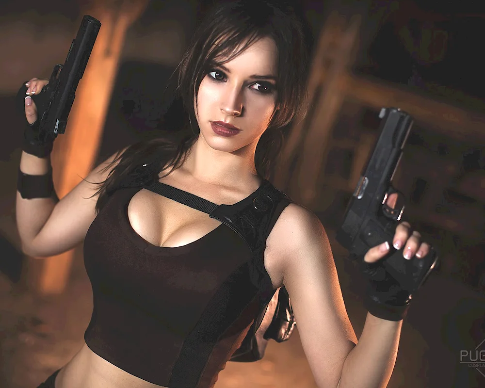 Enjinight Lara Croft