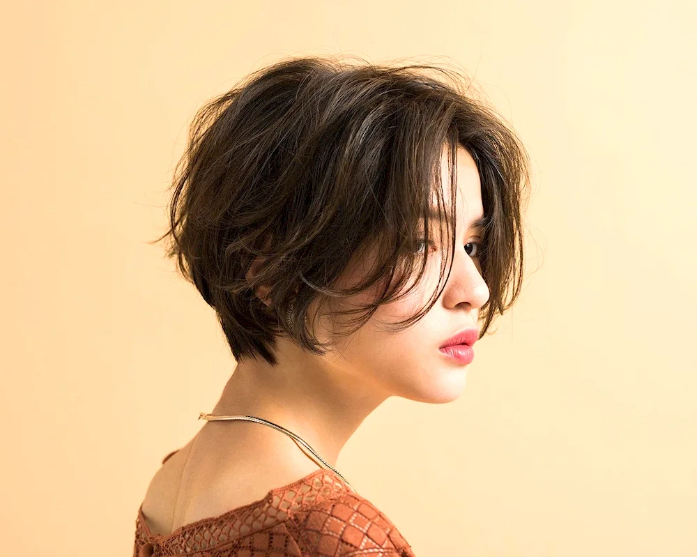 Italian bob haircut