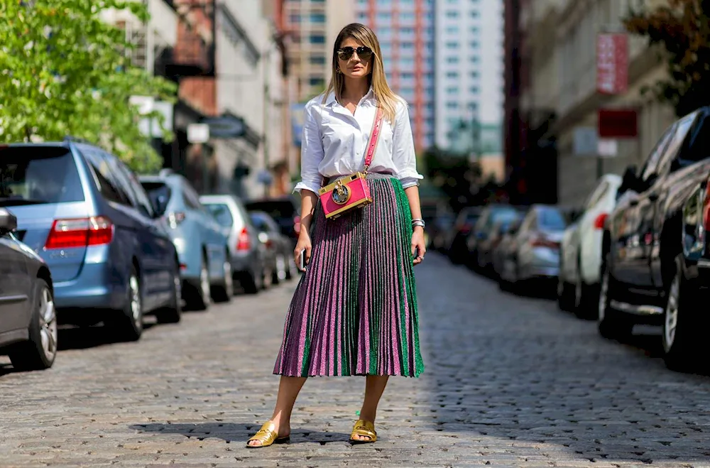 White pleated pencil skirt