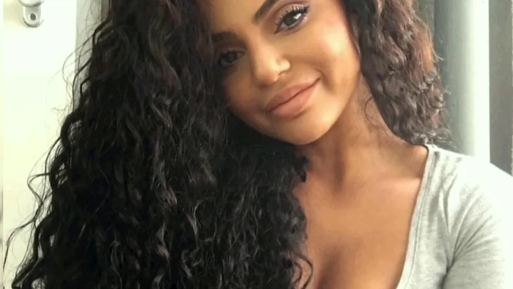 Julia Valentina curly curly from Romania