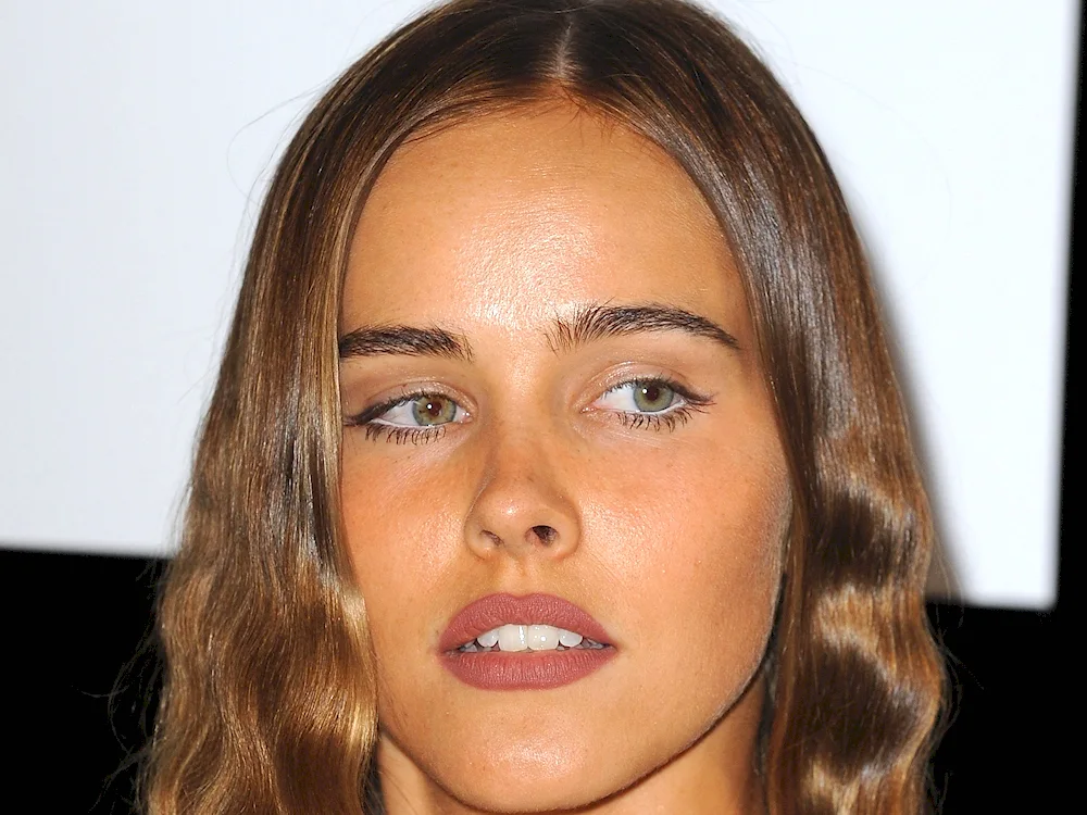 Isabel Lucas