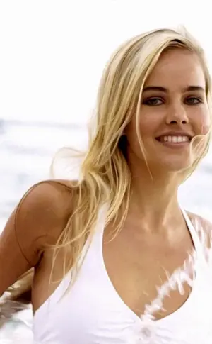 Isabel Lucas