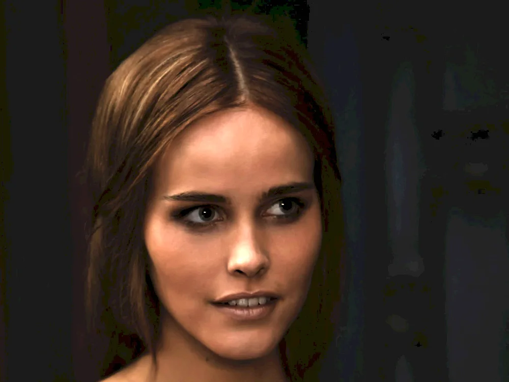 Isabel Lucas