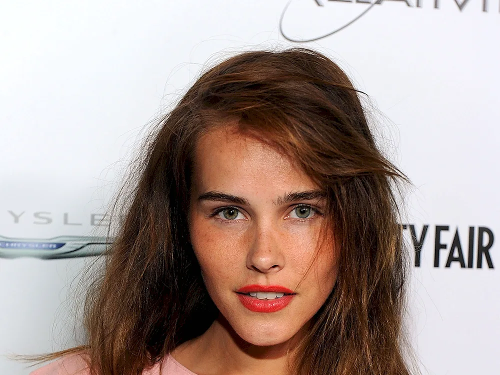 Isabel Lucas.