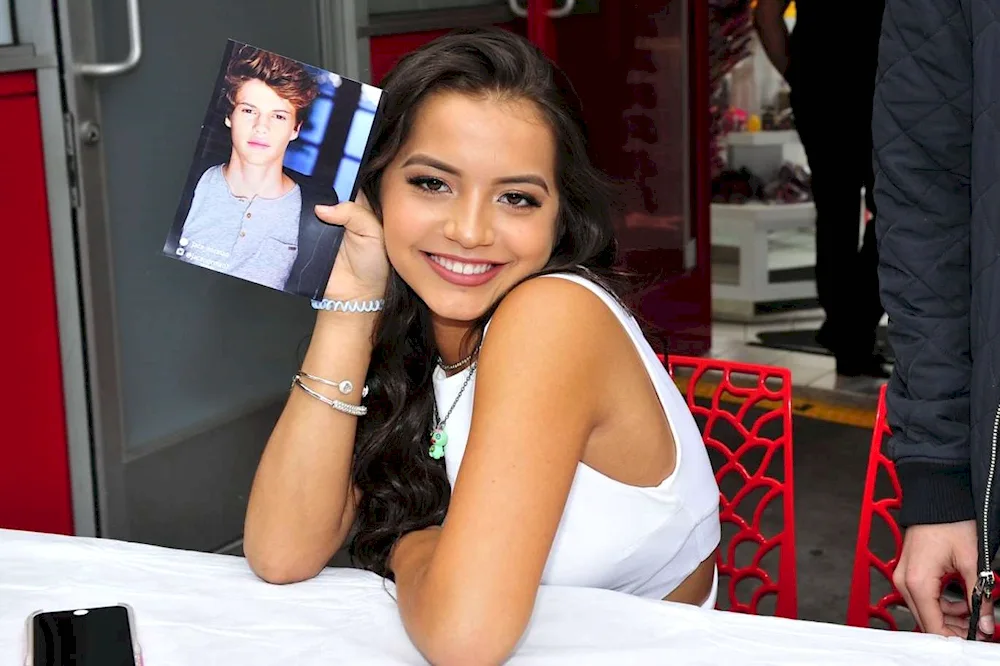 Isabella Moner