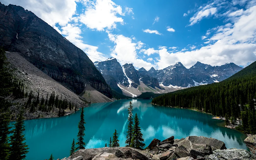 The Emerald Lakes. Moraine Lake