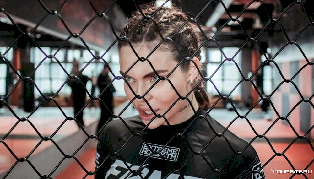 MMA Camille Smogulecka