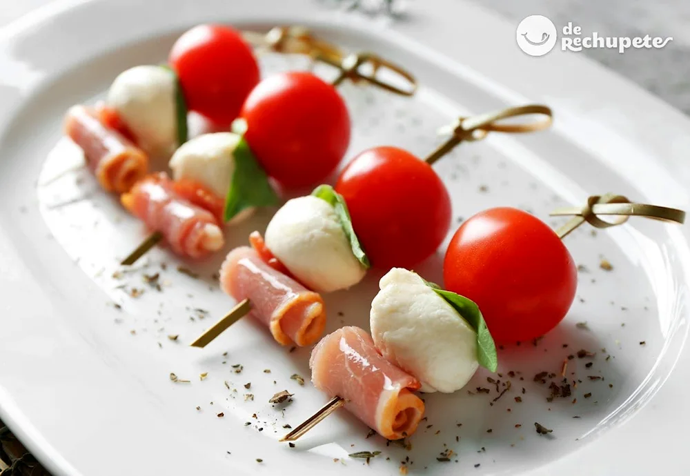 Canapé mushrooms with cherry
