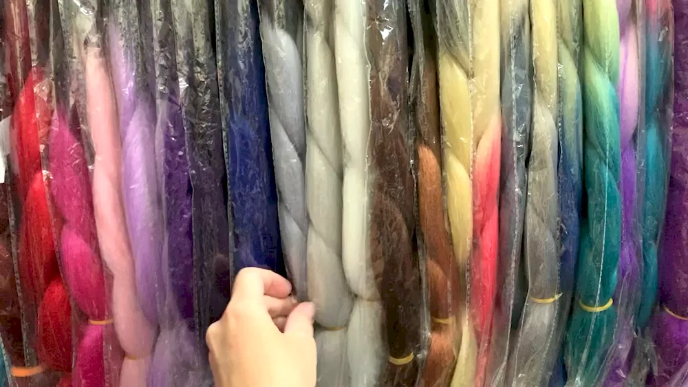 Canekalon 82 inches 165gr colour 228 ambre sv. violet black