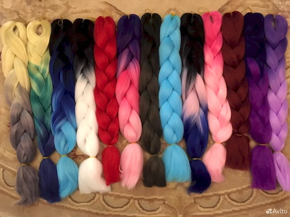 Coloured kanekalon