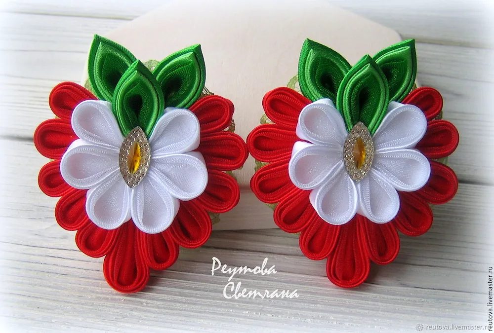 Kanzashi hair bands with roses made of foamina