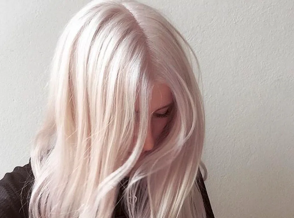 Hollywood wave hairstyle.