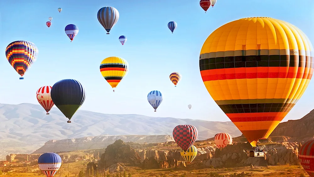 Cappadocia Turkey balloons