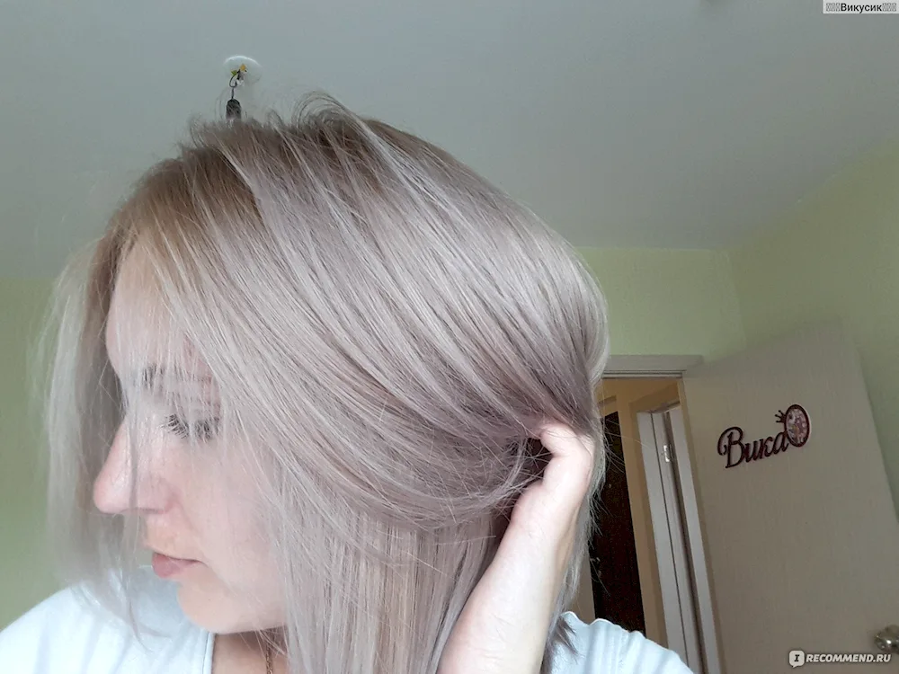 Stephanie Danielle ashy blond