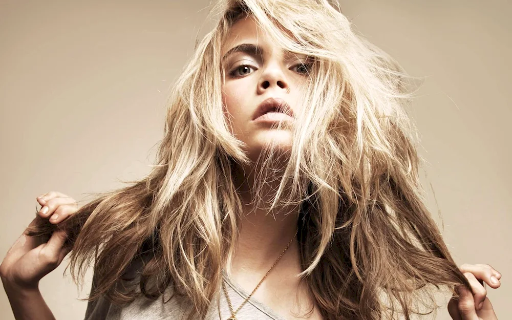Cara Delevingne blonde