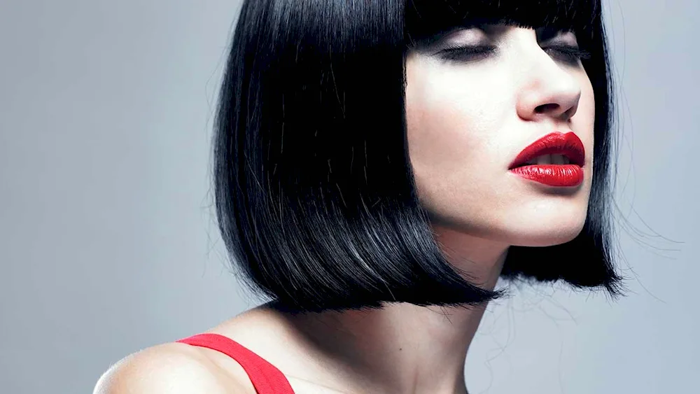 Chloe Kardashian with a bob